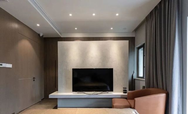 再买房,我一定学她家沙发不靠墙,往前挪0。5米,完工反而实用