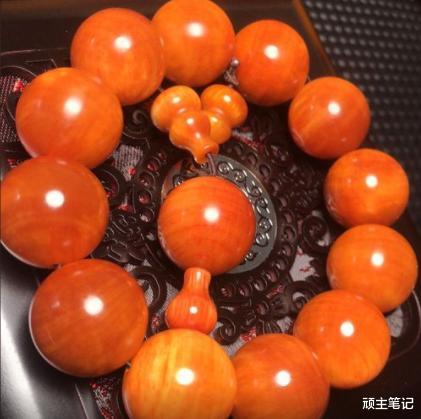 琥珀|这不是我们小时候点火用的吗?现在怎么被车成了手串还那么漂亮!