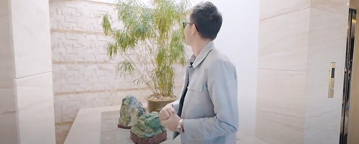 明星|撕破了太多“接地气”明星的伪装,姚安娜5亿山顶城堡疑似曝光