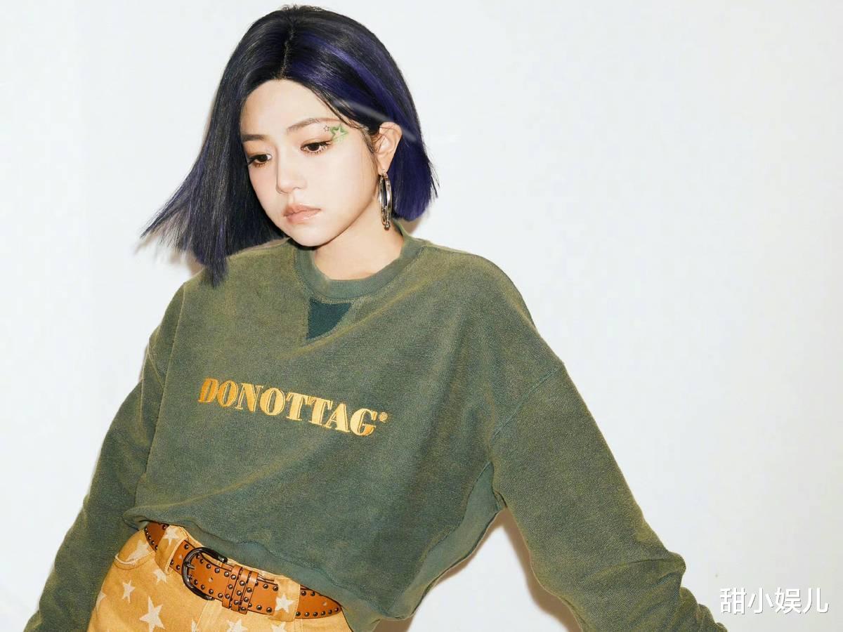 陈妍希|陈妍希合影稳居C位，儿子正面照曝光，“星二代”颜值有天花板了