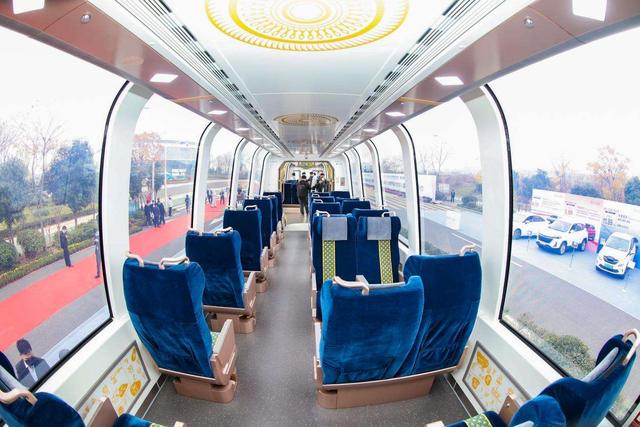 丽江|全球首列山地全景观光旅游列车落户丽江，耗资30亿，年底即将发车