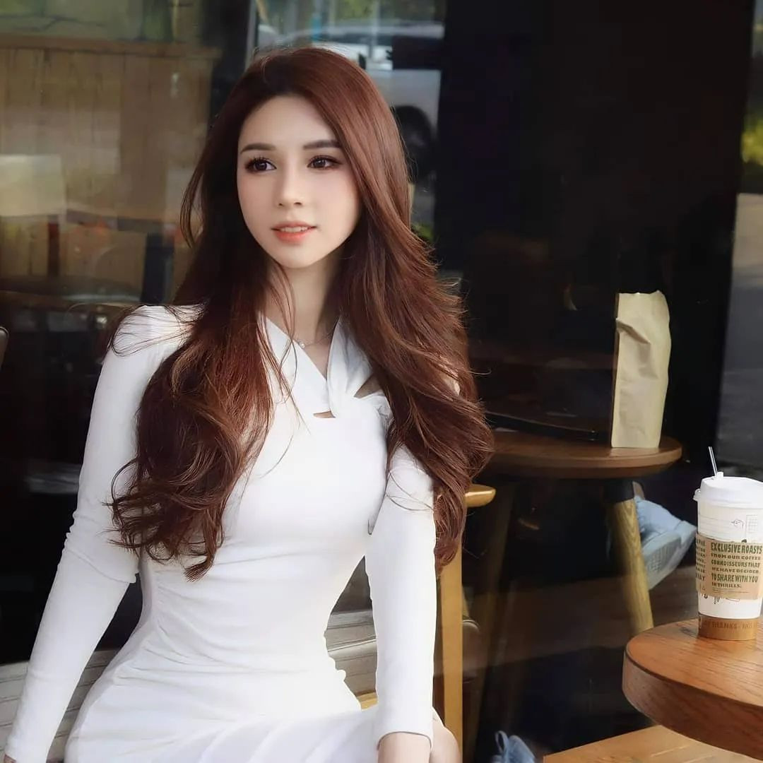 编发 她是颜值出众的韩国最美CEO，高贵的气质让人感觉高不可攀