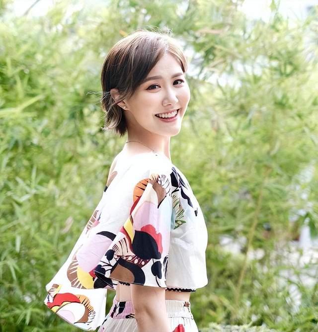 刘佩玥|TVB草根出身港姐季军，演技出众不被重用，歪打正着当红皆因清醒