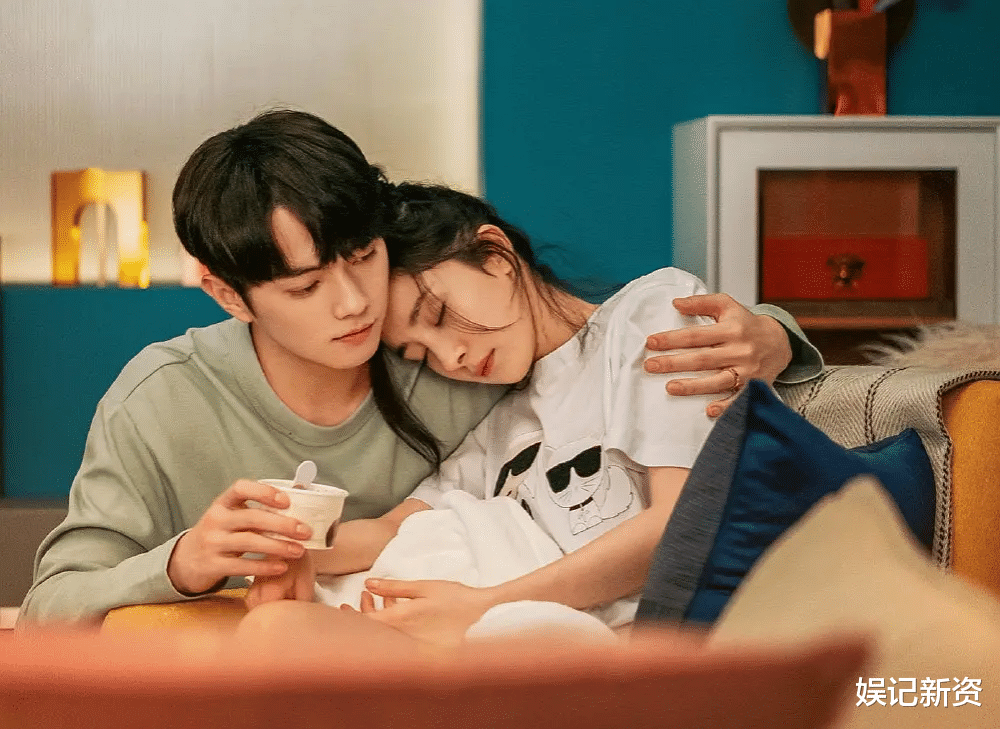 杨幂|网传杨幂新剧10月12日空降？编剧发文回应：快了！