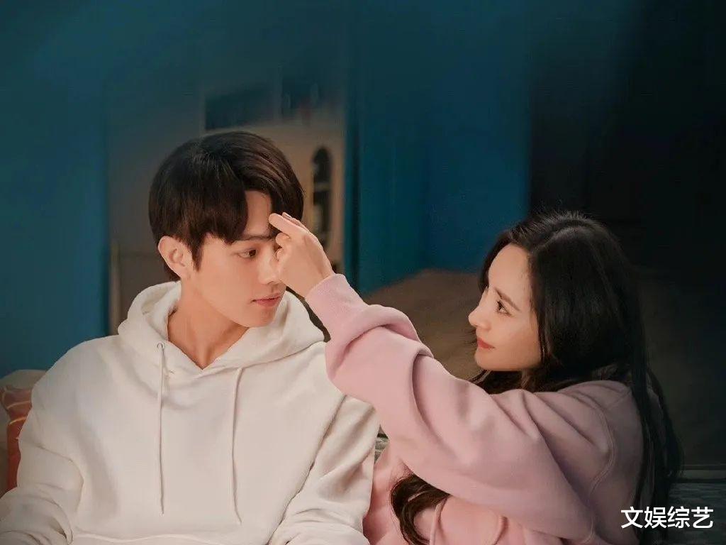 许凯|《爱的二八定律》:杨幂与许凯花式接吻,甜蜜画面让人羡慕