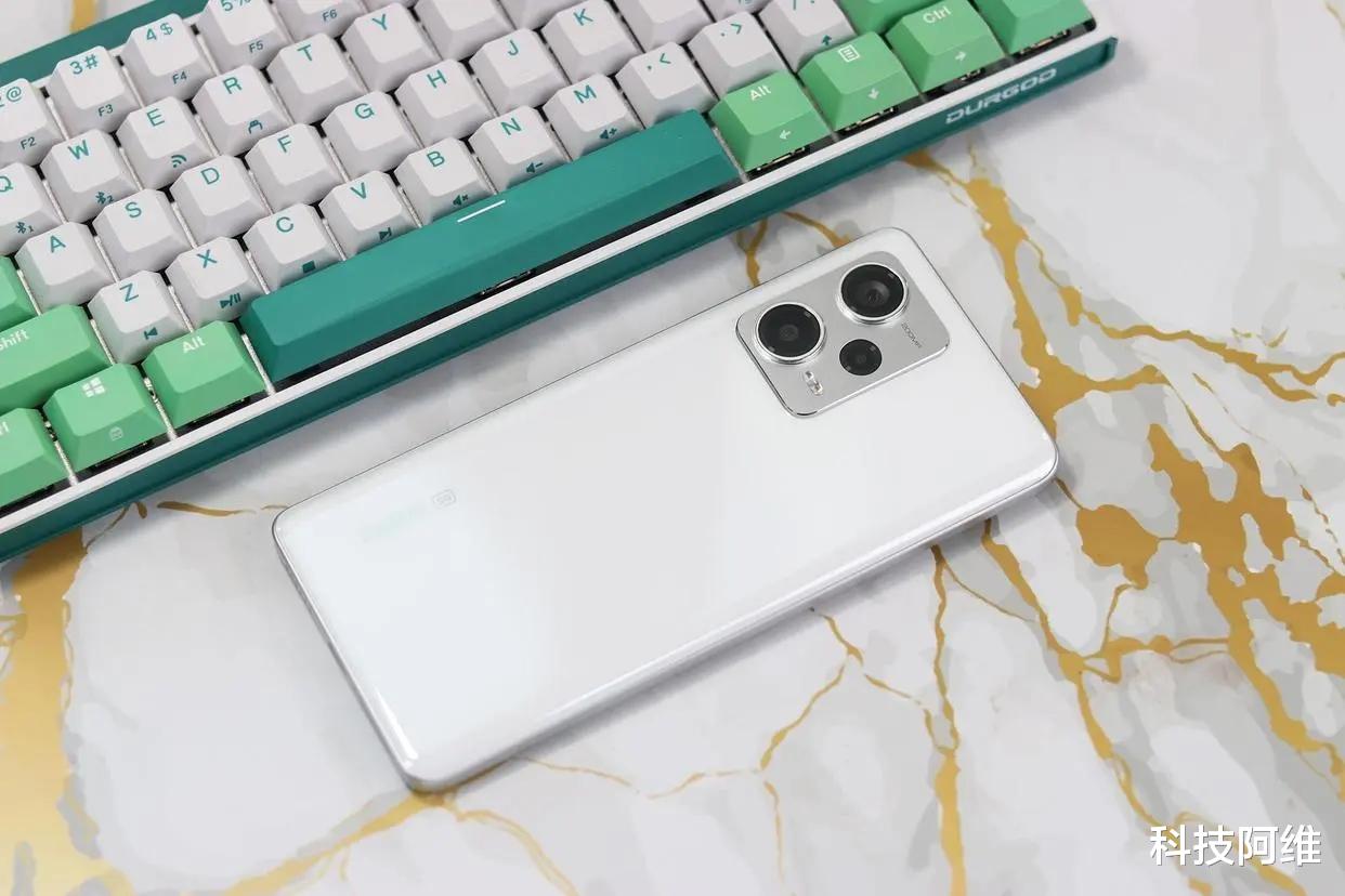 12GB+256GB+120W,现已跌至1979元,2亿像素顶配手机降至千元档
