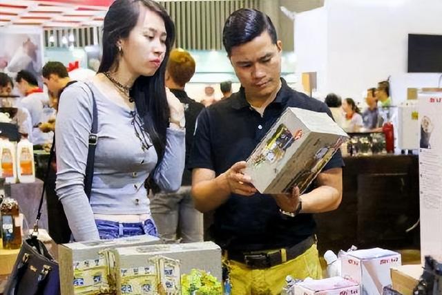 度假区|越南富豪中国旅行，月薪800万炫耀：我算土豪吗？答案意外了