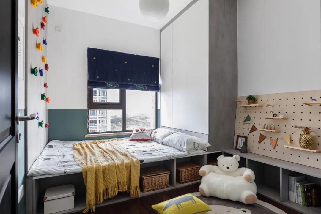 “去客厅化”设计有多爽,看她家就知道了,书柜+餐桌,很实用