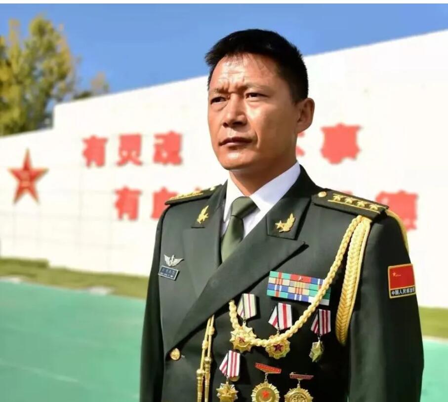 特战|看了《士兵突击》，想起我们那个藏族排长，如今已成特战旅旅长