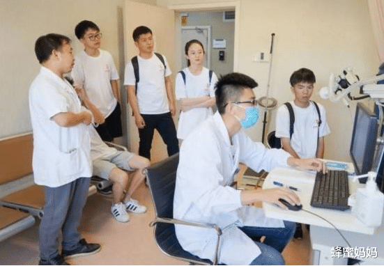 天秤座|学医必须博士毕业?辅导员:这3个专业除外,本科毕业就很好就业