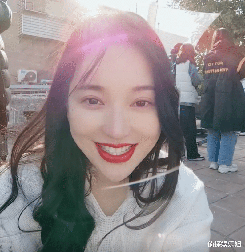 金莎|39岁金莎近照被指状态差胖到认不出,本尊晒视频回应尖下巴抢镜