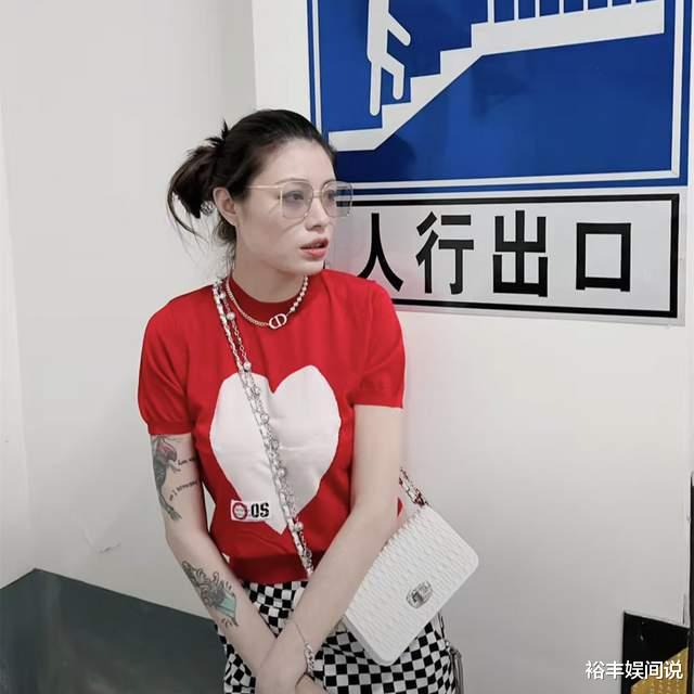 汪峰|汪峰晒合照庆51岁生日！17岁大女儿越来越像亲妈，透露专辑进度