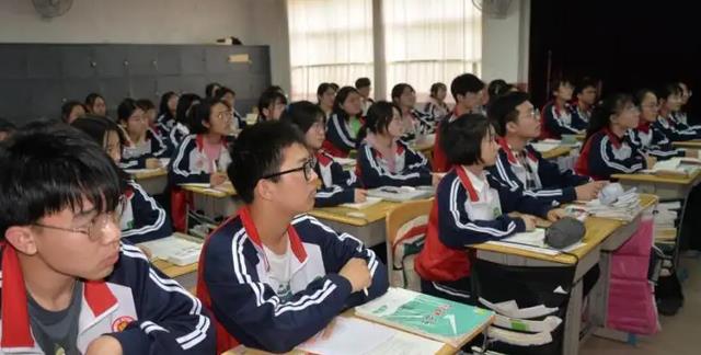 高考|“再差劲的高中也好过职高”,就业差异肉眼可见,中考后不要选错