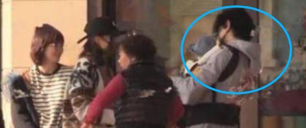 吴奇隆|打破离婚谣言，刘诗诗吴奇隆带儿子核酸检测，步步被赞五官精致！