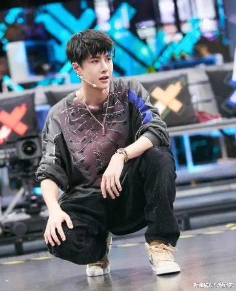 王一博|王一博学舞速度不是盖的，选手教一遍秒会，笑称又会了一个套路