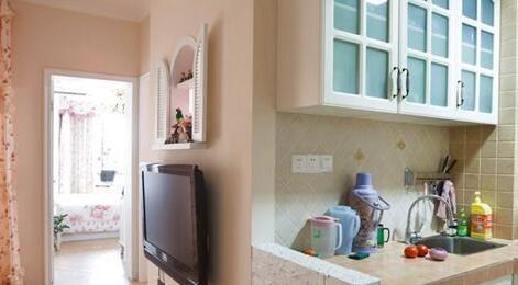 深圳的35平新房，厨房在厕所里，吃饭在鞋柜上，半平方都不敢浪费