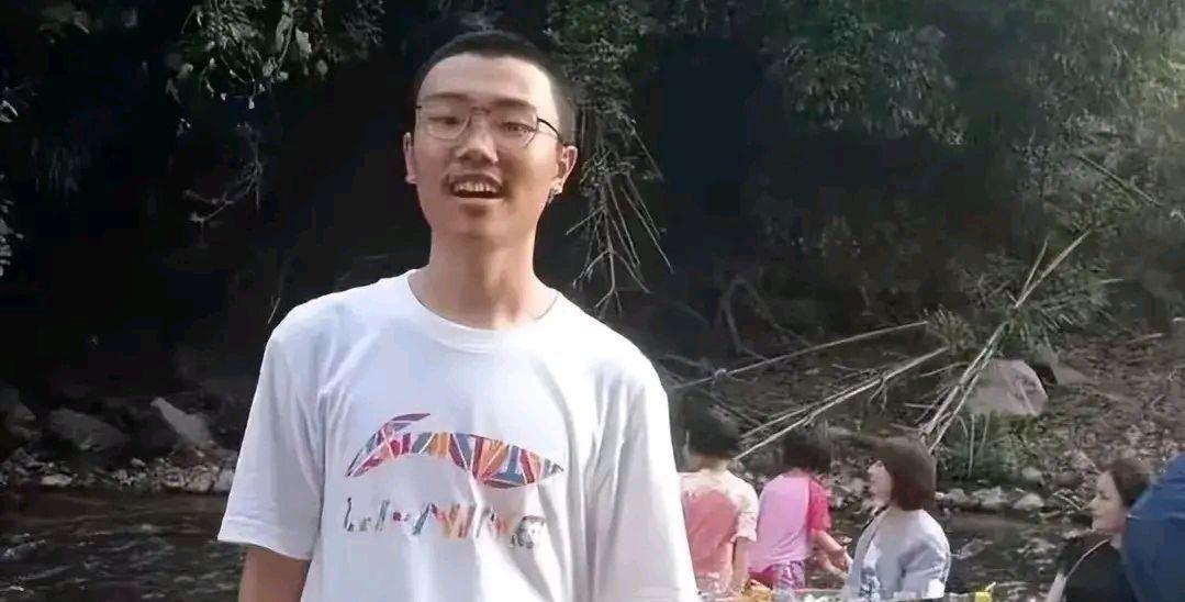 胡鑫宇|胡鑫宇与母亲最后的通话是告别还是求救?胡母为何不愿透露?