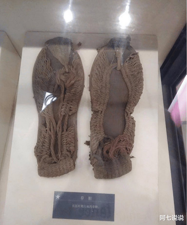 短发|住酒店、涂口红、嫌弃白面烧饼等,抗日剧的审美何时能接地气?