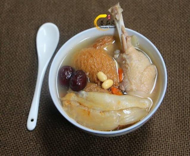 碱性食物|胃经常反酸胀气的人,早晨起床后多吃4种碱性食物,养胃促消化