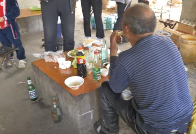 69岁老师傅酒后吐真言:现在业主人傻钱多,这3处净瞎装,全是坑