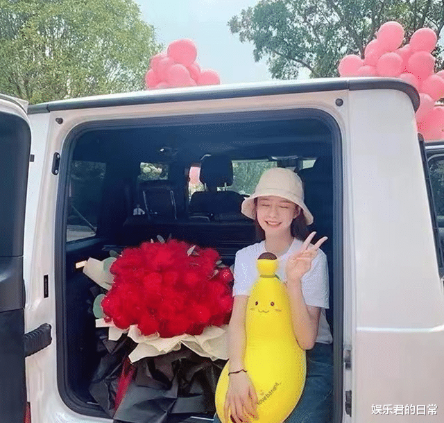 沈梦辰|杜海涛沈梦辰结婚啦！晒结婚照颜值高太甜蜜，官宣时间暗藏玄机