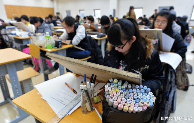 求职|22届高考生注意，这4类专业毕业不愁找工作，月薪也十分可观