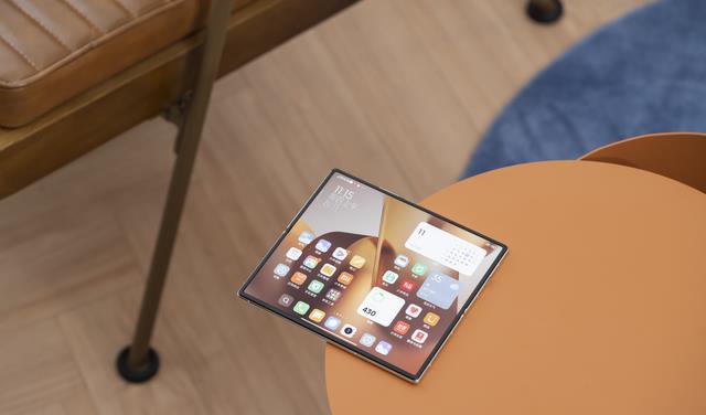 折叠屏|敢为人先，小米把折叠屏放低至8999价位，徕卡影像也下放了