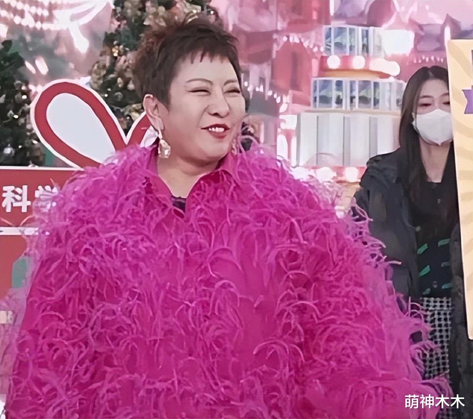 向太|向太翻车后被扒黑历史，曾力挺出轨的文章，跟张兰差的不止格局