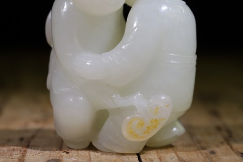 博物馆|舊藏和田玉籽料“洒金皮 双童子执灵芝”