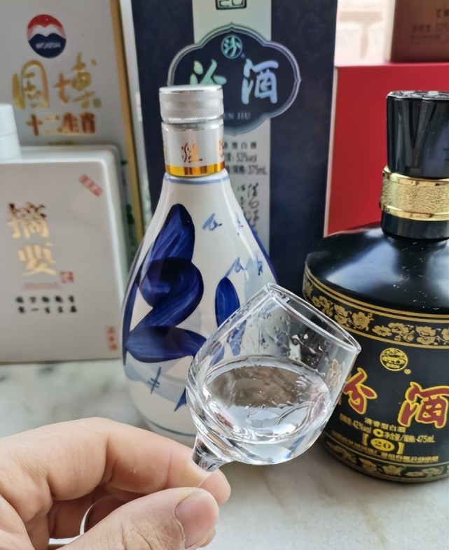 重庆|职场人最常喝的5款白酒,名气大还好喝,看看你喝过几款