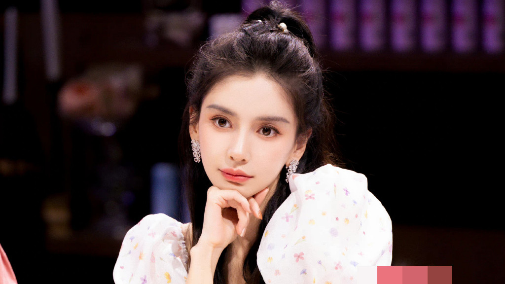 Angelababy 杨颖综艺新造型：半扎发高马尾甜美似公主