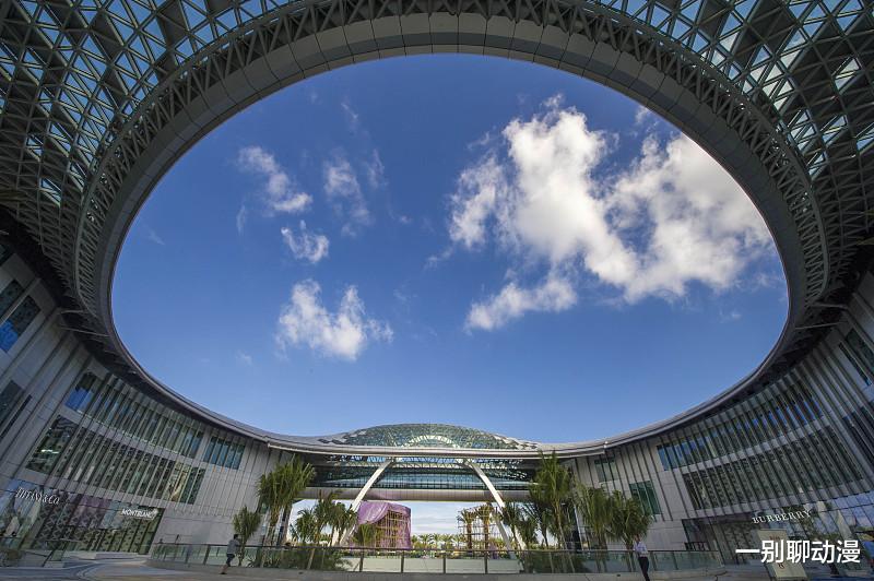 网友：承重墙都敢拆！敲一锤子赔一辈子！