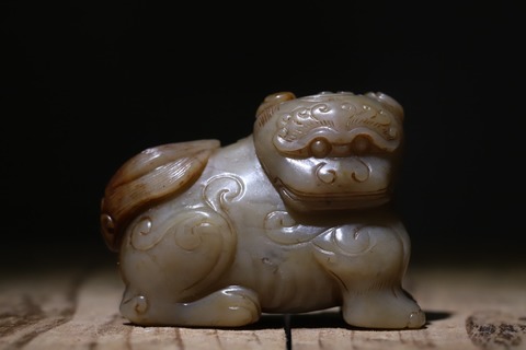 |舊藏和田玉“枣红皮 瑞兽”