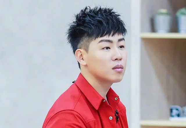 沈腾|明明是“傻大个”，却被误会成矮子的7位男星