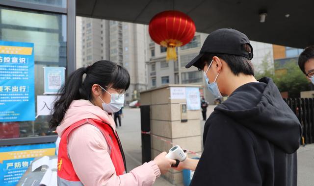 留学生|天津地区最新通告：学生能否返乡“过年”？校方：进行封校管理！