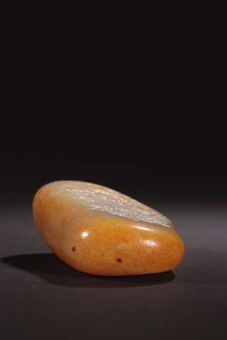 和田玉籽料|回流-和田玉籽料「黄财神」原石雕件