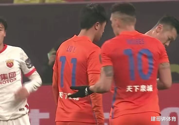 徐新|泰山22赛季一线队阵容：陈泽仕值得期待，3、7、8、9号球衣易主