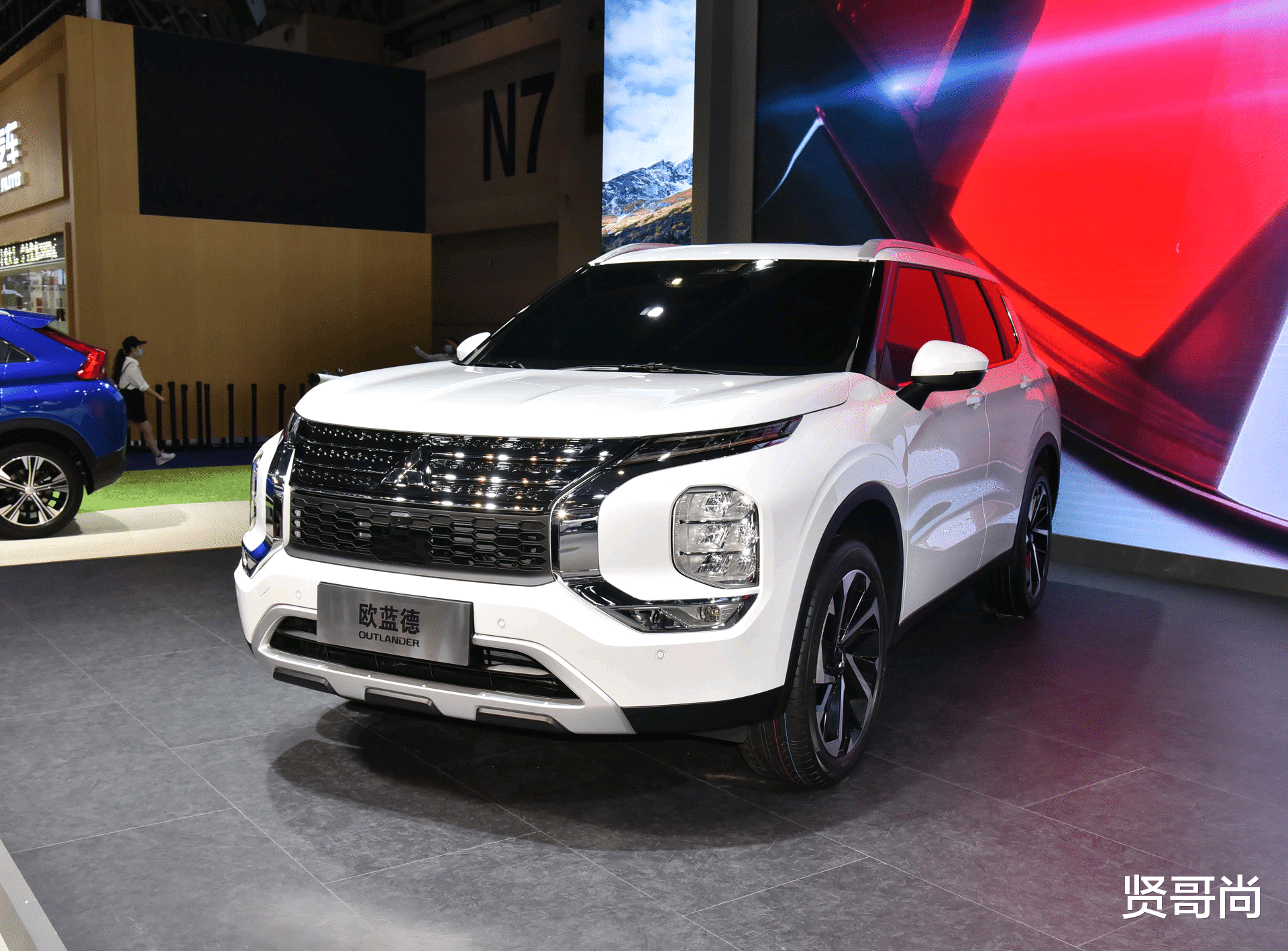 全新三菱欧蓝德搭载1.5T四缸发动机，亮相重庆车展，网友：还有情怀吗？