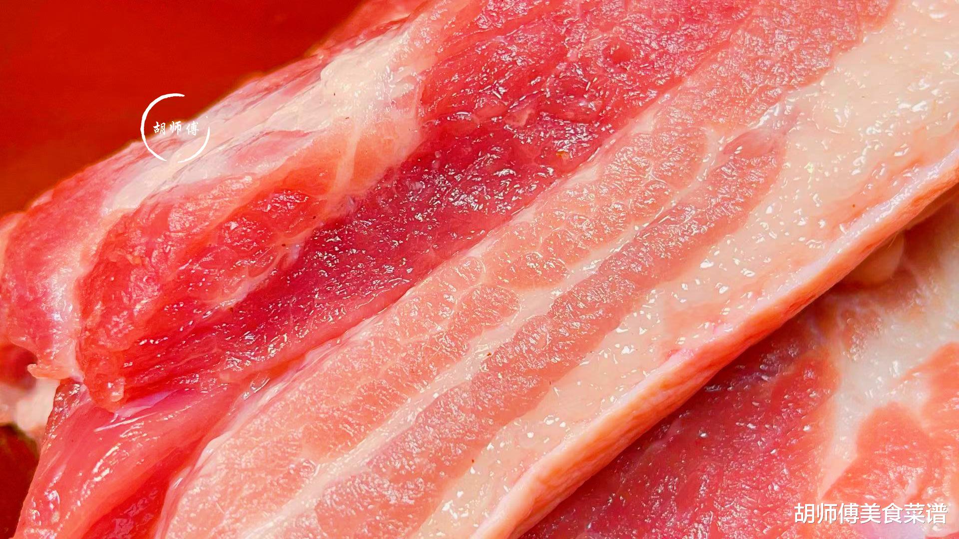 保存猪肉，万不可直接放冰箱！老屠夫教我一妙招，放很久也很新鲜