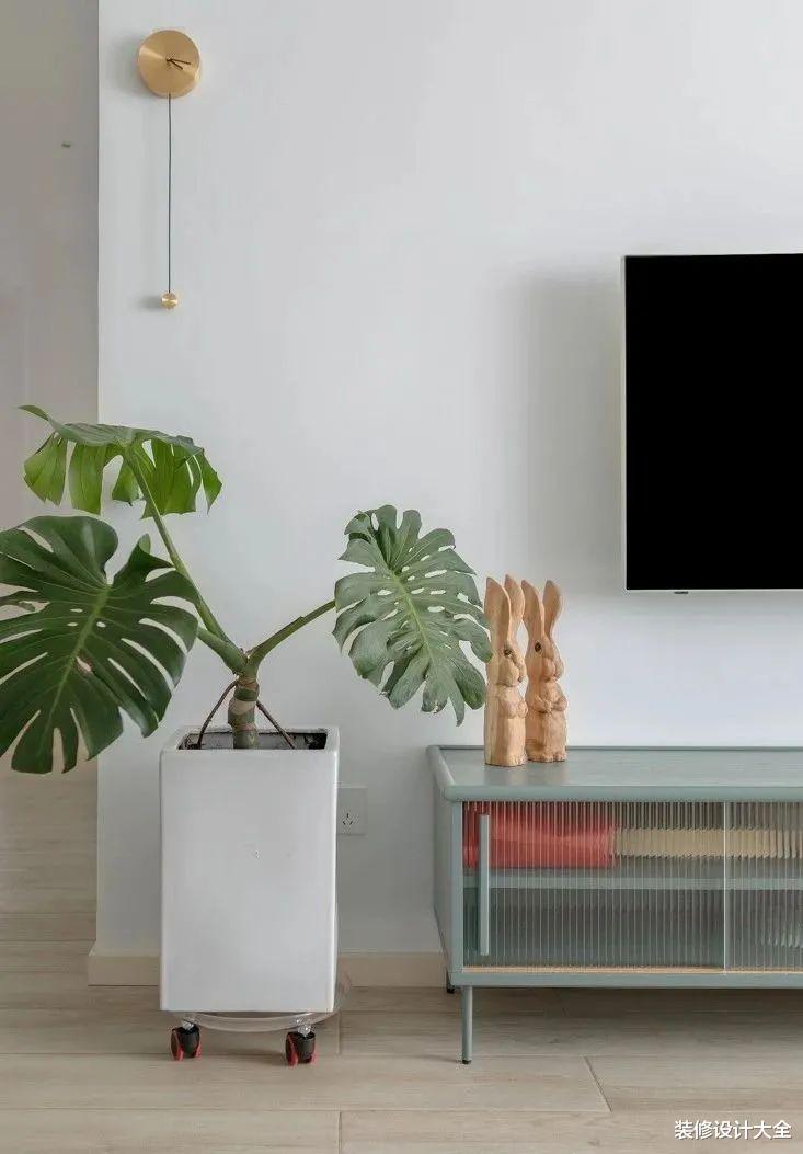 130平北欧风，带玻璃隔断、休闲阳台，不仅颜值高，实用性还强！