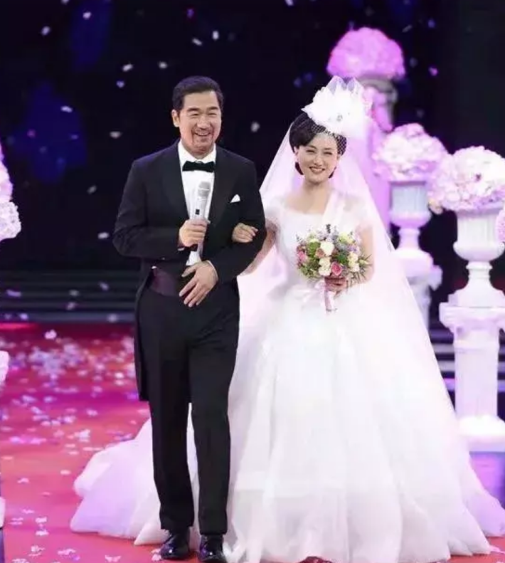 突围|娱乐圈领养孩子的三位导演夫人；为了爱情，各有各的心酸