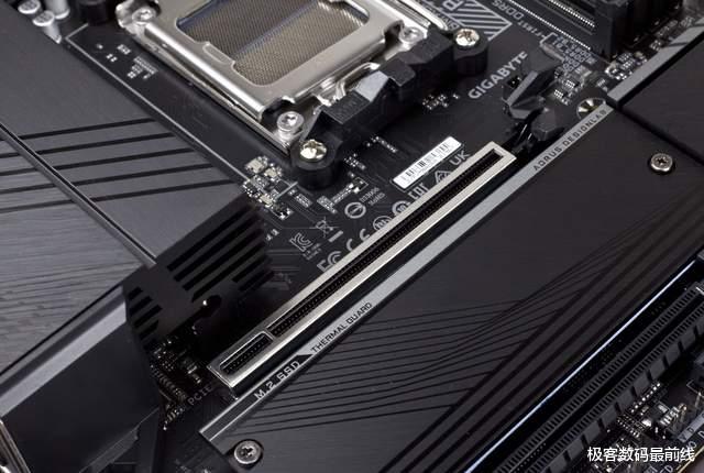 技嘉|战利品陆续到货,R7 7700X+技嘉B650M小雕AX+先马“海景房”体验