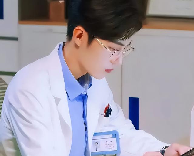 医生|因气质酷似肖战，揭阳一眼科医生走红，网友：《余生》诚不欺我
