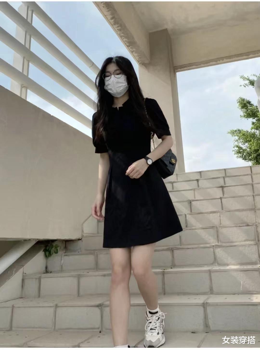 短款小黑裙配什么鞋子好看