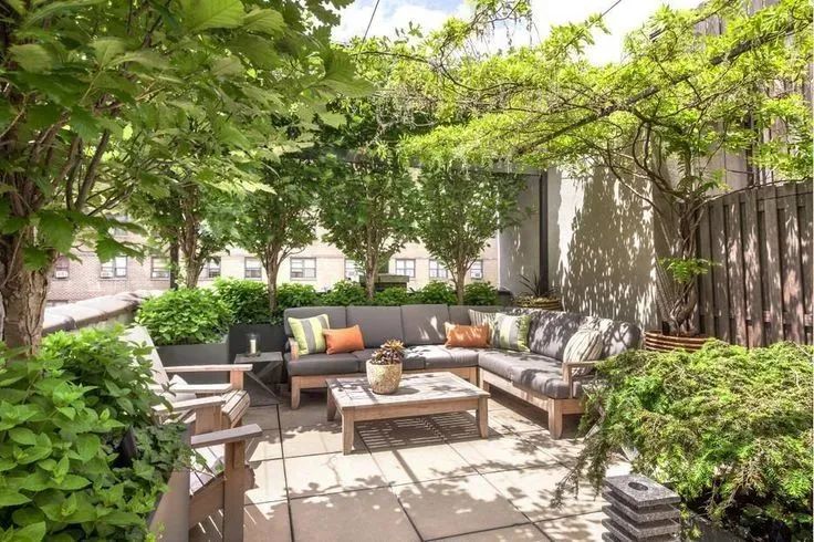 一个简单的花架,却美了整个院子