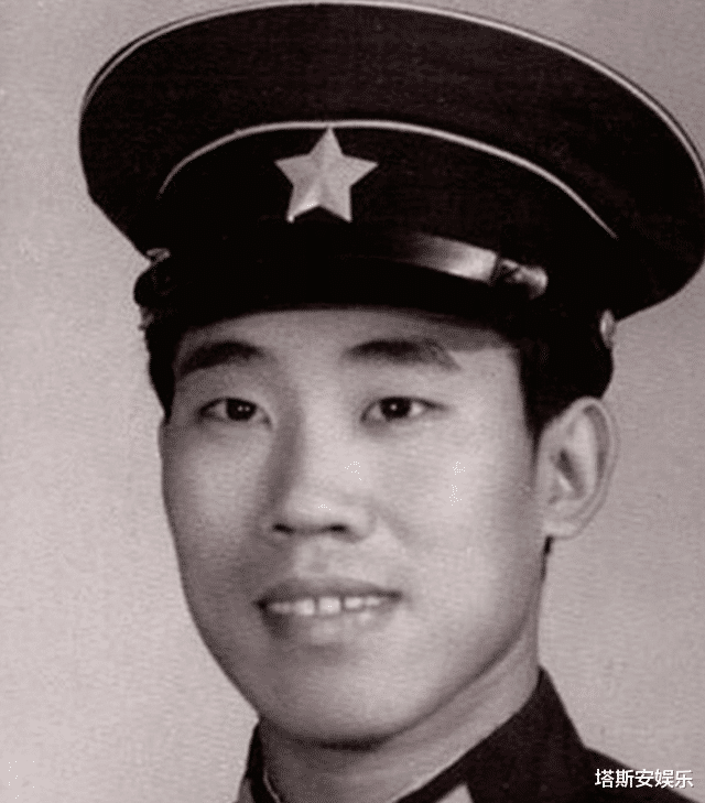 杜旭东|国家一级演员杜旭东，因“嘴歪”专演坏人，但妻女却都貌美如花