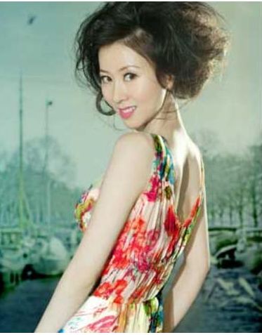 汤加丽|“人体模特”汤加丽：当年写真集卖脱销，成名背后的得与失