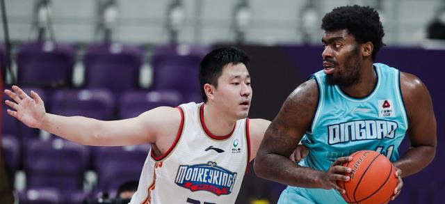正式寻求交易!场均20+10超级中锋被摆上货架,广东宏远快出手
