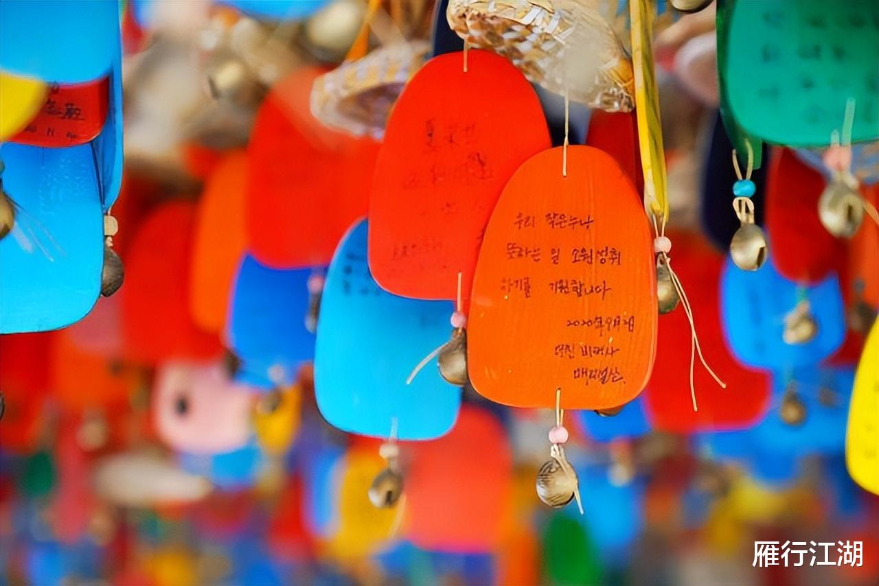 梅里雪山|世界上最凶险的雪山，位于云南，日照金山是摄影人梦寐以求的画面