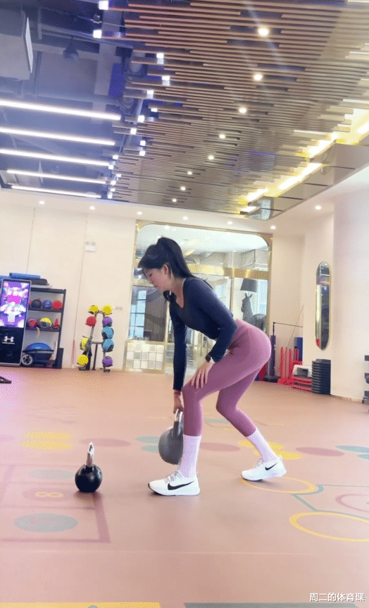 韦世豪|韦世豪女友晒“健身照”！与他人亲密互动：想跟你一块儿运动